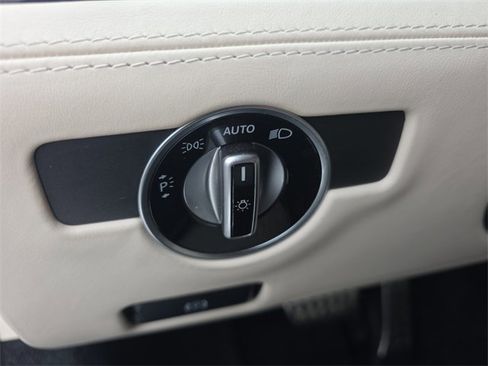 Used 2020 Mercedes-Benz SL 550 image 30