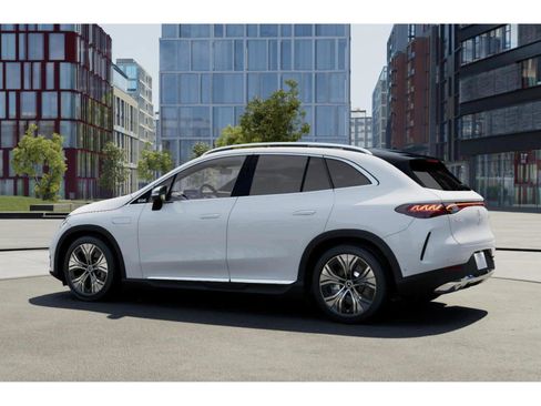 New 2026 Mercedes-Benz EQE 320 4MATIC SUV image 29