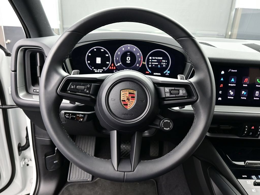 Certified 2025 Porsche Cayenne AWD/4WD image 8