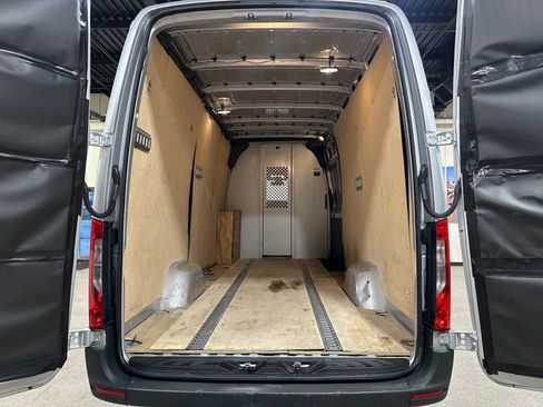 Used 2019 Mercedes-Benz Sprinter 4x4 170 image 23