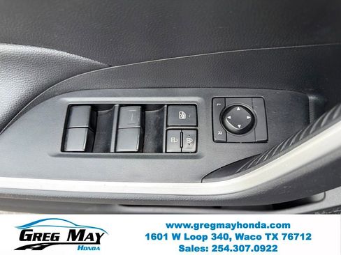Used 2021 Toyota RAV4 LE AWD/4WD image 21