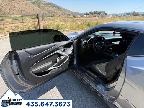 Used 2020 Chevrolet Camaro SS RWD image 11
