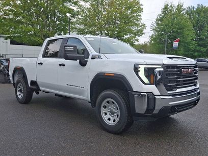 New 2026 GMC Sierra 2500 Pro w/ Convenience Package