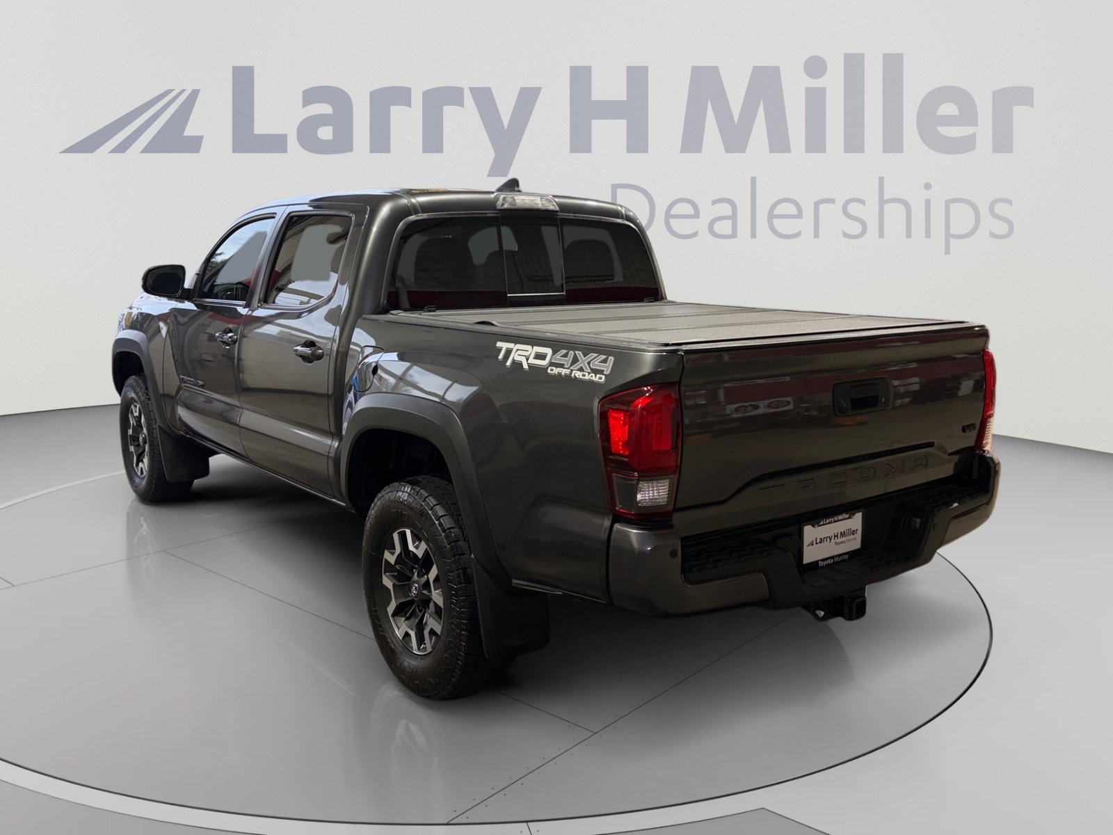 Used 2019 Toyota Tacoma TRD Off-Road AWD/4WD image 3