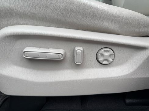 Used 2025 Honda Odyssey EX-L image 13