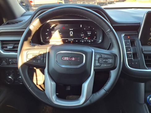 Used 2024 GMC Yukon XL SLE image 31
