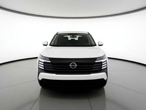 Used 2025 Nissan Kicks SV image 2