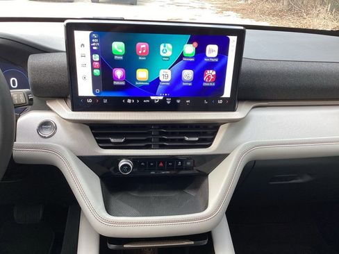 Used 2025 Ford Explorer Active w/ Active Comfort Package image 53