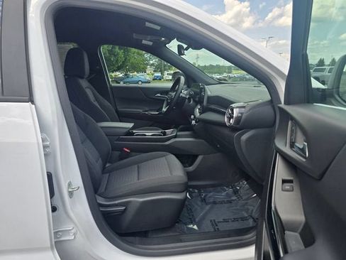 Used 2025 Chevrolet Equinox LT w/ Safety and Technology Package AWD/4WD image 16