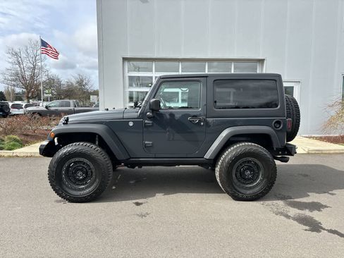 Used 2018 Jeep Wrangler Sport image 2