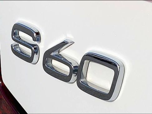 Used 2022 Volvo S60 B5 R-Design image 30