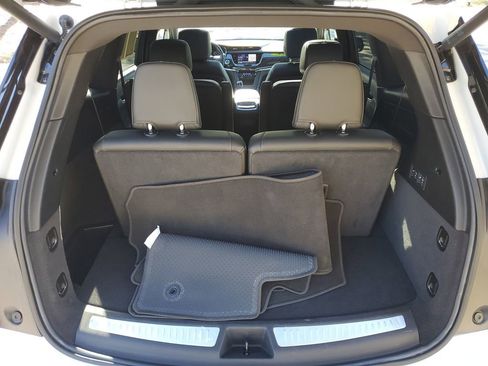 Used 2025 Cadillac XT6 Premium Luxury image 16