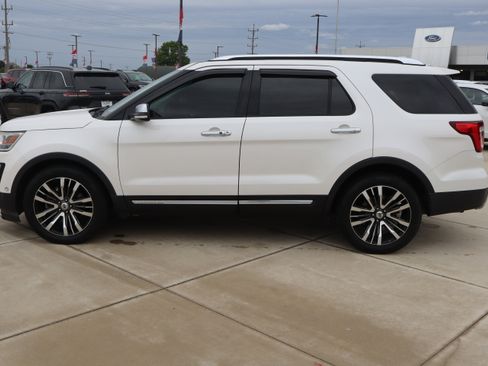 Used 2017 Ford Explorer Platinum AWD/4WD image 8