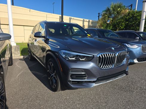 Used 2022 BMW X5 sDrive40i w/ Premium Package RWD image 1