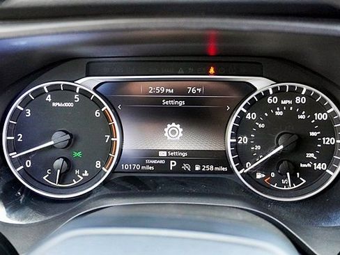 Used 2025 Nissan Rogue S image 31