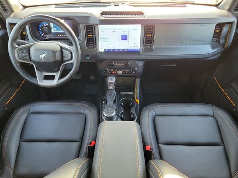 Used 2024 Ford Bronco Badlands image 13