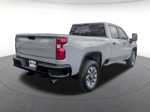 Used 2025 Chevrolet Silverado 2500 Custom AWD/4WD image 6