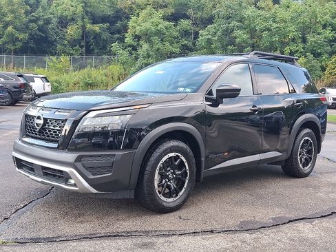 Used 2025 Nissan Pathfinder Rock Creek AWD/4WD image 3