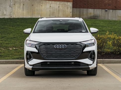 Certified 2025 Audi Q4 e-tron Premium Plus w/ Premium Plus AWD/4WD image 30