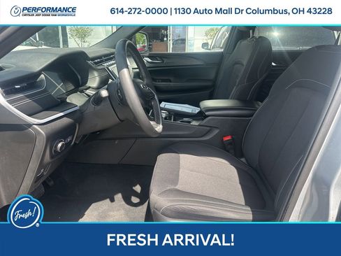 Used 2024 Jeep Grand Cherokee L Laredo w/ Luxury Tech Group I image 11