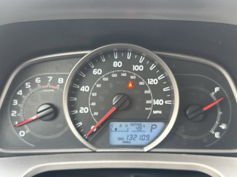 Used 2013 Toyota RAV4 LE image 23