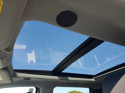 New 2026 Ford F250 Lariat w/ Black Appearance Package image 18