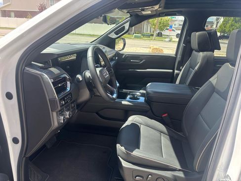 Used 2025 GMC Yukon XL Elevation w/ Elevation Premium Package image 13