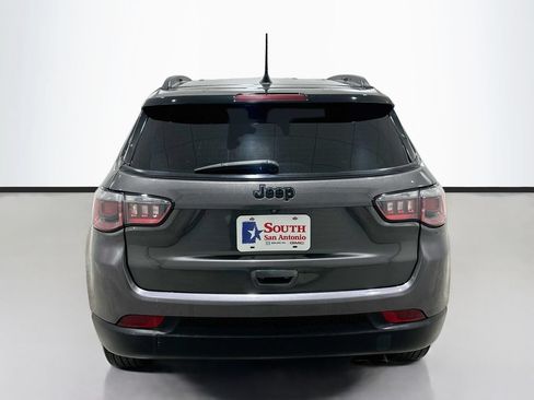Used 2019 Jeep Compass Latitude FWD image 6