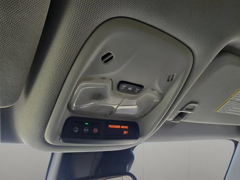 Used 2021 Chevrolet TrailBlazer LT FWD image 16
