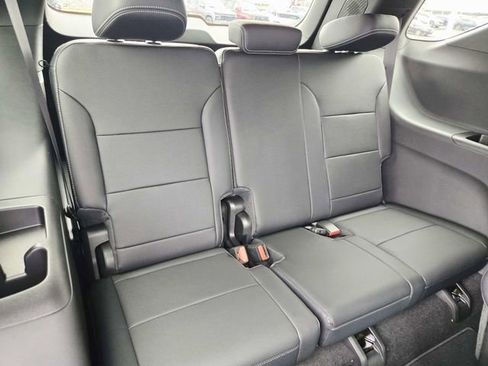 New 2026 Chevrolet Traverse LT w/ Midnight/Sport Edition image 12
