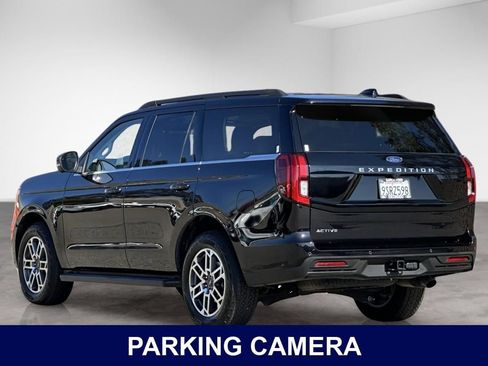 Used 2025 Ford Expedition Active AWD/4WD image 3