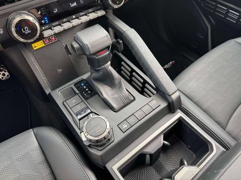 Used 2024 Toyota Tacoma TRD Sport w/ TRD Sport Premium Package AWD/4WD image 32