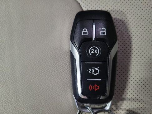 Used 2016 Ford Edge Titanium w/ Equipment Group 301A image 32