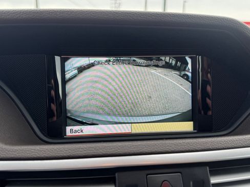 Used 2010 Mercedes-Benz E 350 4MATIC Sedan image 19