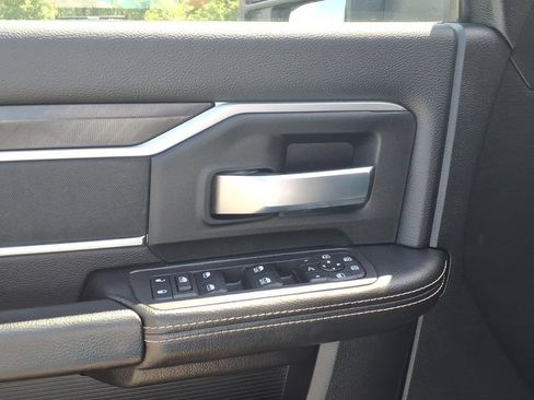 Certified 2025 RAM 2500 Big Horn AWD/4WD image 4