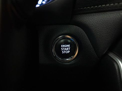 Used 2019 Toyota RAV4 XLE w/ Carpet Mat Package FWD image 23