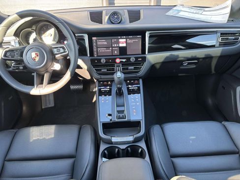 Used 2026 Porsche Macan AWD/4WD image 18