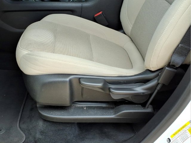Used 2023 Chevrolet Traverse LS FWD image 18