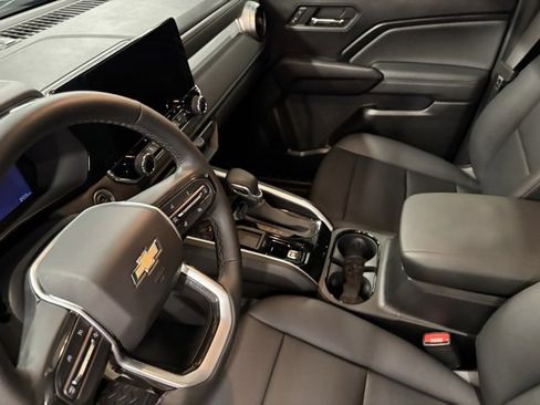 Used 2024 Chevrolet Colorado LT w/ LT Convenience Package III image 16
