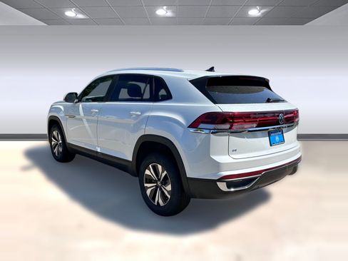 New 2026 Volkswagen Atlas Cross Sport SE image 3
