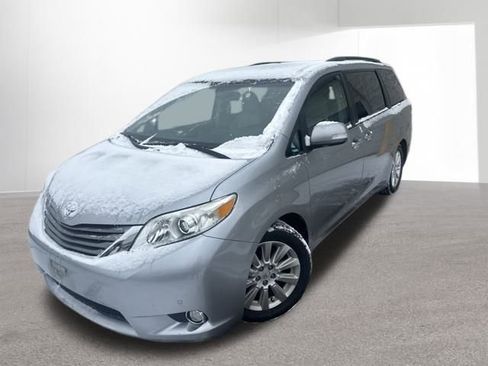 Used 2013 Toyota Sienna Limited image 2