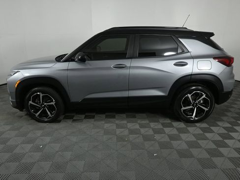 Used 2023 Chevrolet TrailBlazer RS w/ Convenience Package FWD image 3