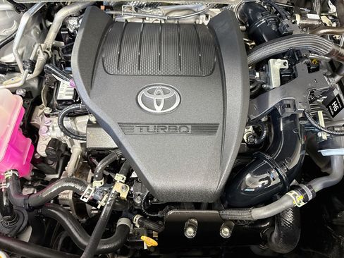 Used 2023 Toyota Highlander XLE FWD image 39