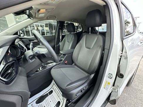 Certified 2023 Buick Encore GX Preferred w/ Cold Weather Comfort Package AWD/4WD image 19