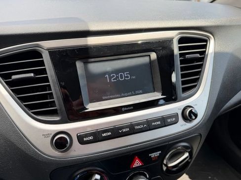 Used 2022 Hyundai Accent SE FWD image 12