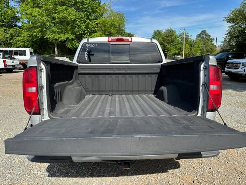 Used 2018 Chevrolet Colorado Z71 AWD/4WD image 10
