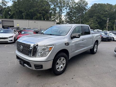 Used 2017 Nissan Titan SV AWD/4WD image 1