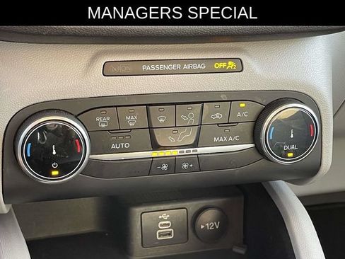 Used 2025 Ford Escape Active AWD/4WD image 29