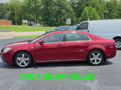 Used 2008 Chevrolet Malibu LT w/ Premium Mat Package FWD image 2