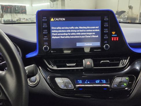 Used 2022 Toyota C-HR XLE image 25